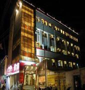 Hotel Krishnalila Regency Удайпур Екстериор снимка